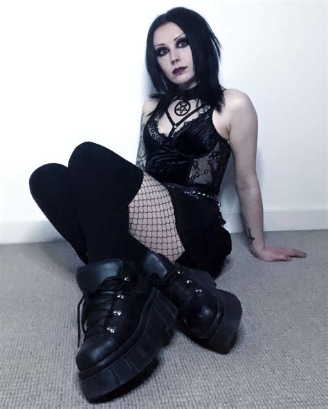 reddit goth